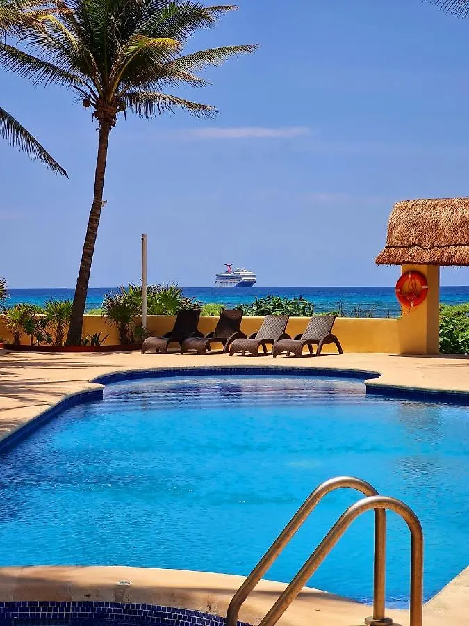 Stylish Oceanfront Condo With Pool Mahahual 0*,
