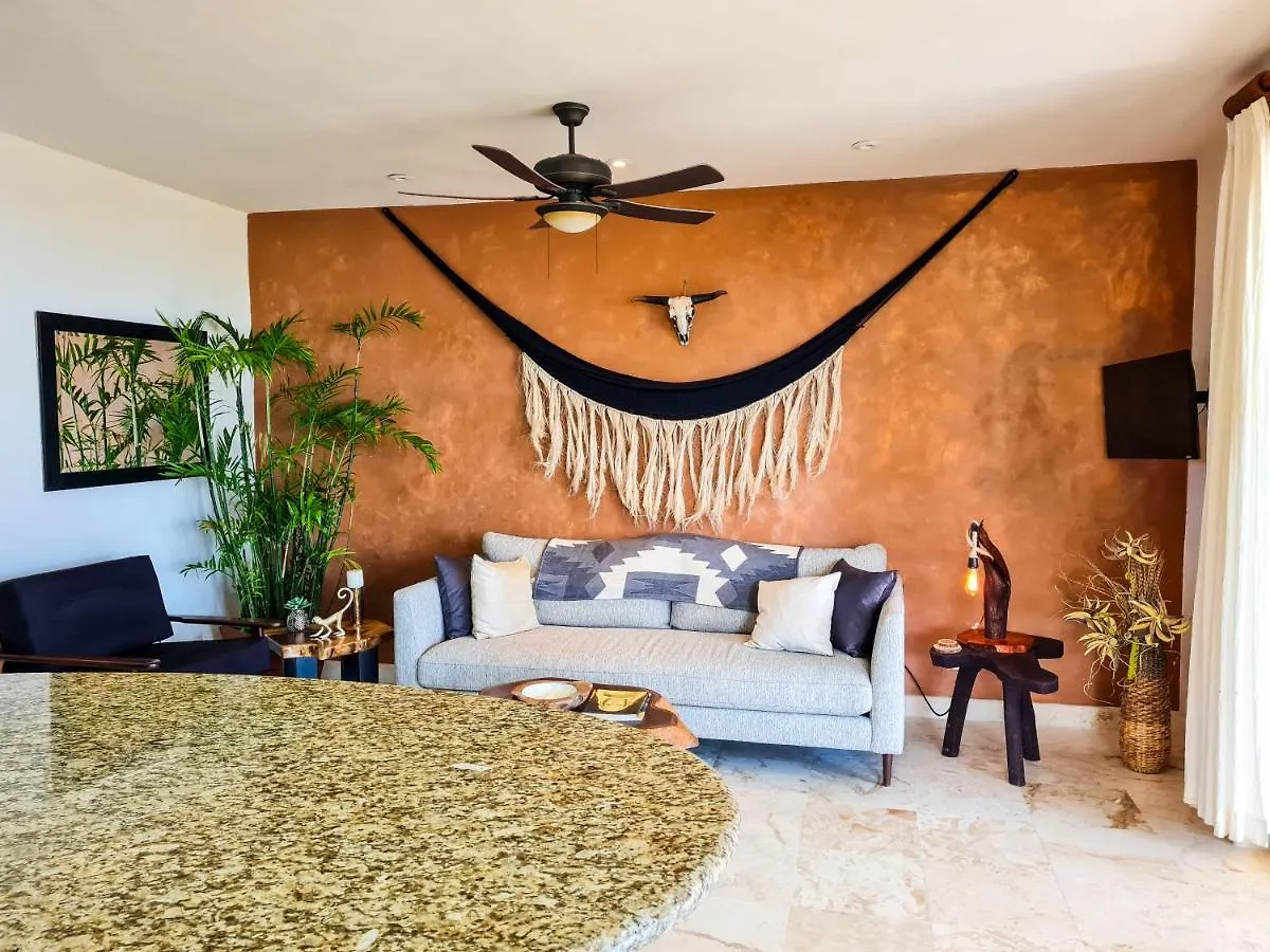 Stylish Oceanfront Condo With Pool Mahahual 0*,  Mexiko
