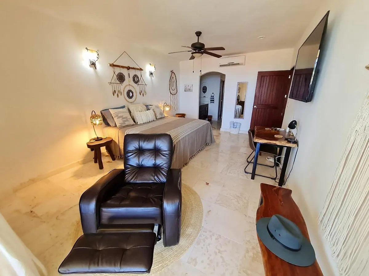 Stylish Oceanfront Condo With Pool Mahahual Mexico