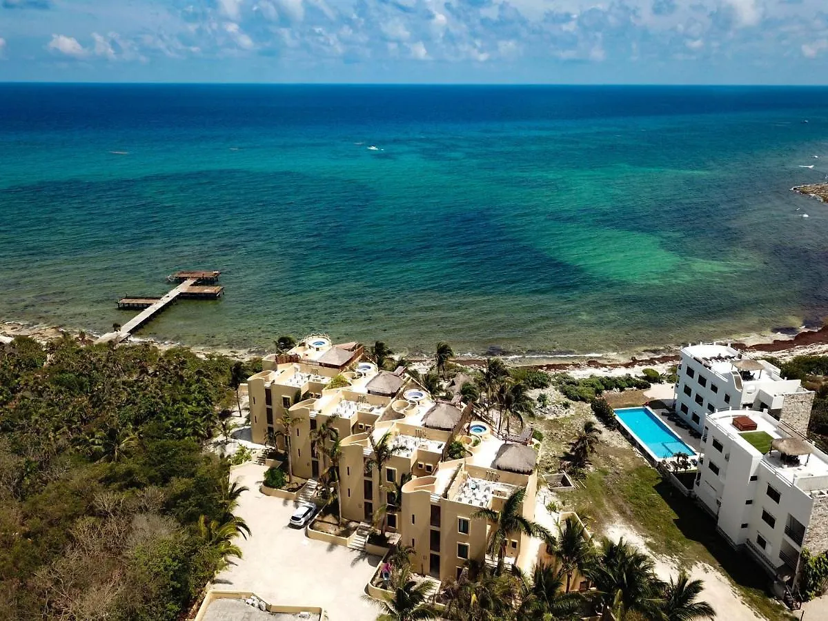 Stylish Oceanfront Condo With Pool Mahahual