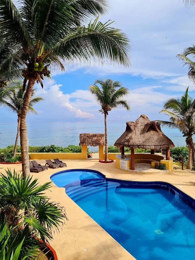 Stylish Oceanfront Condo With Pool Mahahual