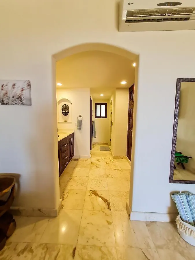 Stylish Oceanfront Condo With Pool Mahahual Apartment