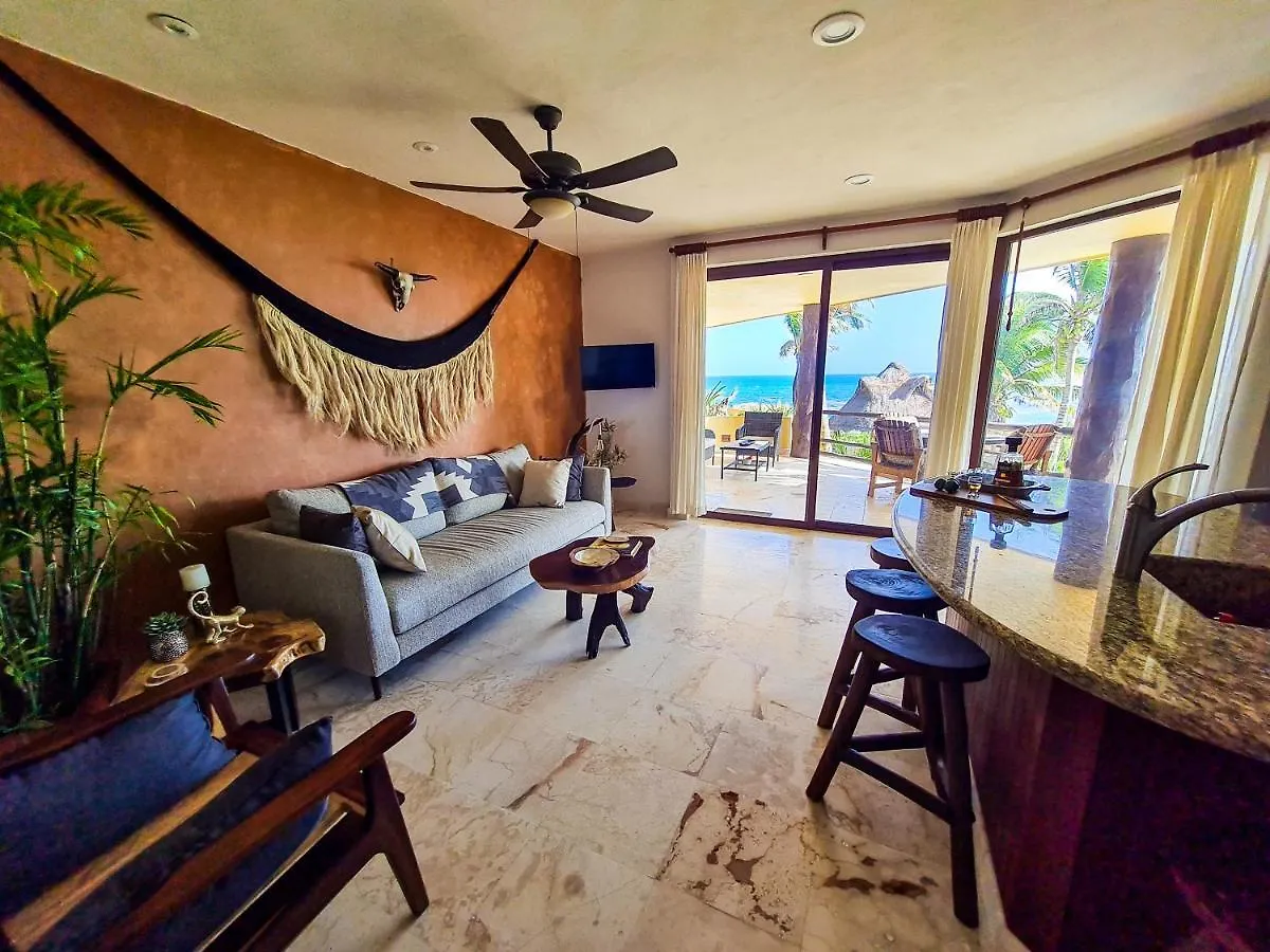 Stylish Oceanfront Condo With Pool Mahahual Apartment