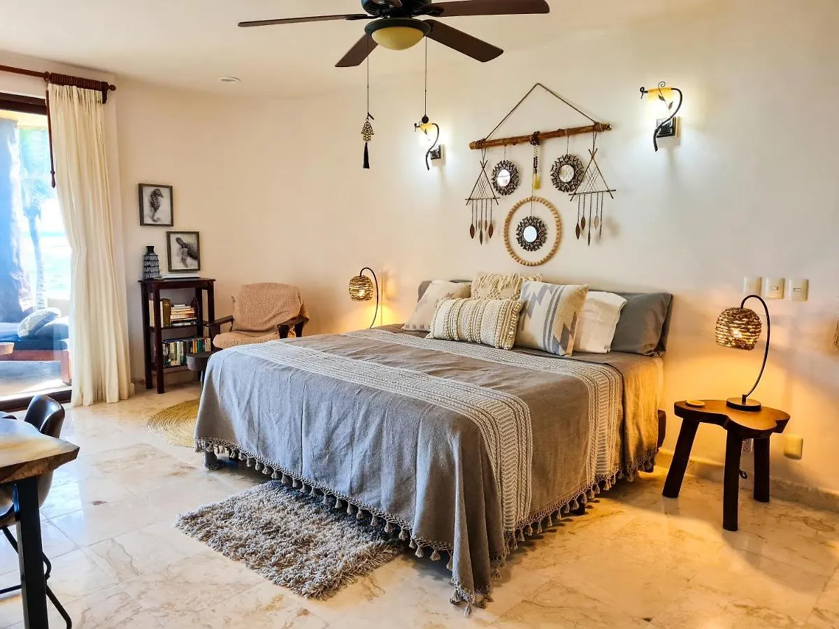 Stylish Oceanfront Condo With Pool Mahahual Mexico