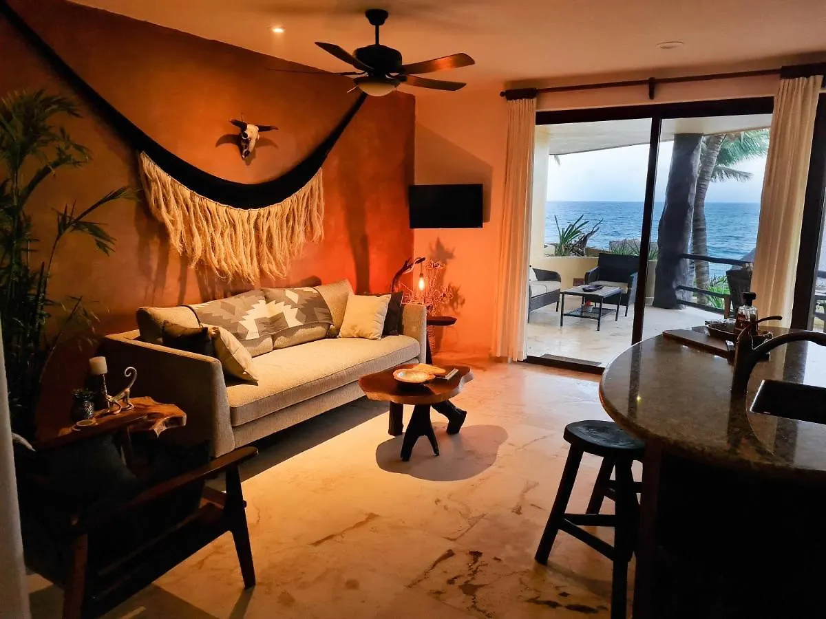 Stylish Oceanfront Condo With Pool Mahahual Apartment